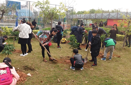 大學社區攜手旺城同心驛站開展植樹活動
