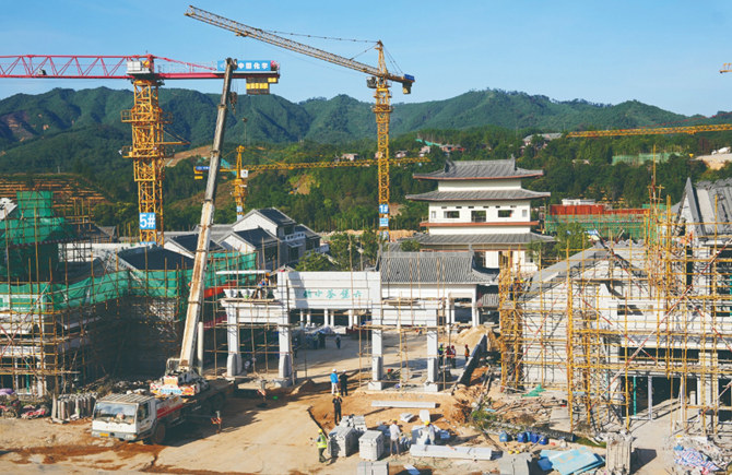 加緊建設 六堡小鎮