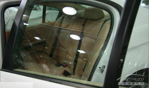 劣質(zhì)汽車貼膜看似不傷大雅卻暗藏殺機